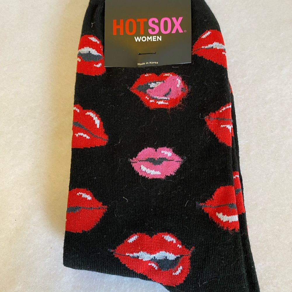 Hot Sox Women's Black, Pink, and Red 👄 Socks